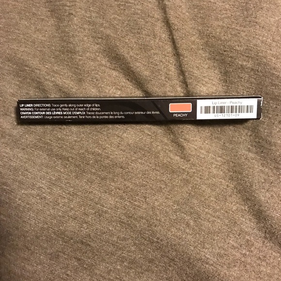 Younique Other - Younique Peachy Lip Liner